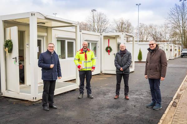 V.l.n.r.: Horst Gies, Mitarbeiter ASB, Stefan Rheinheimer, Peter Diewald. Foto: Stadt Bad Neuenahr-Ahrweiler / Christoph Steinborn |  V.l.n.r.: Horst Gies, Mitarbeiter ASB, Stefan Rheinheimer, Peter Diewald. Foto: Stadt Bad Neuenahr-Ahrweiler / Christoph Steinborn