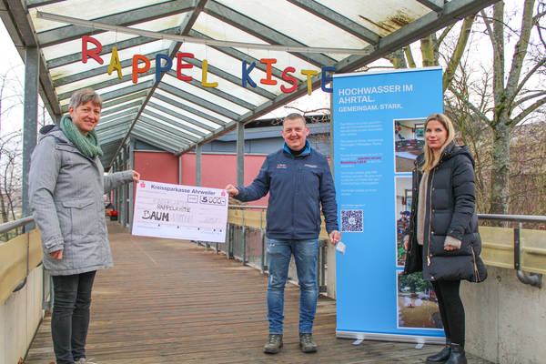 Von links: Gitte Köhler-Sieger, Daniel Becker, Natalie Baum. Foto: Kita Rappelkiste | Von links: Gitte Köhler-Sieger, Daniel Becker, Natalie Baum. Foto: Kita Rappelkiste