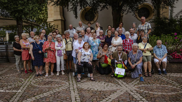 Die Gruppe aus Brasschaat vor der Laurentius-Kirche / Foto: Wolfgang Horrmann | Die Gruppe aus Brasschaat vor der Laurentius-Kirche / Foto: Wolfgang Horrmann