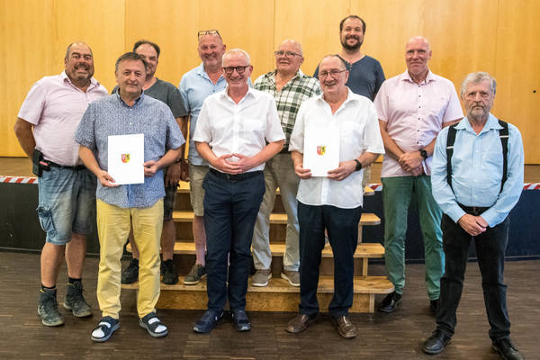 Hans-Peter Blumenberg, Udo Heimermann, Dirk Schmitz, Bernd Ockenfels, Bürgermeister Guido Orthen, Ernst Füllmann, Ortsvorsteher Jürgen Saess, Christoph Scheuer, Stephan Unland, Kurt Wolter (v.l.) Foto: Thomas Schoofs | Hans-Peter Blumenberg, Udo Heimermann, Dirk Schmitz, Bernd Ockenfels, Bürgermeister Guido Orthen, Ernst Füllmann, Ortsvorsteher Jürgen Saess, Christoph Scheuer, Stephan Unland, Kurt Wolter (v.l.) Foto: Thomas Schoofs