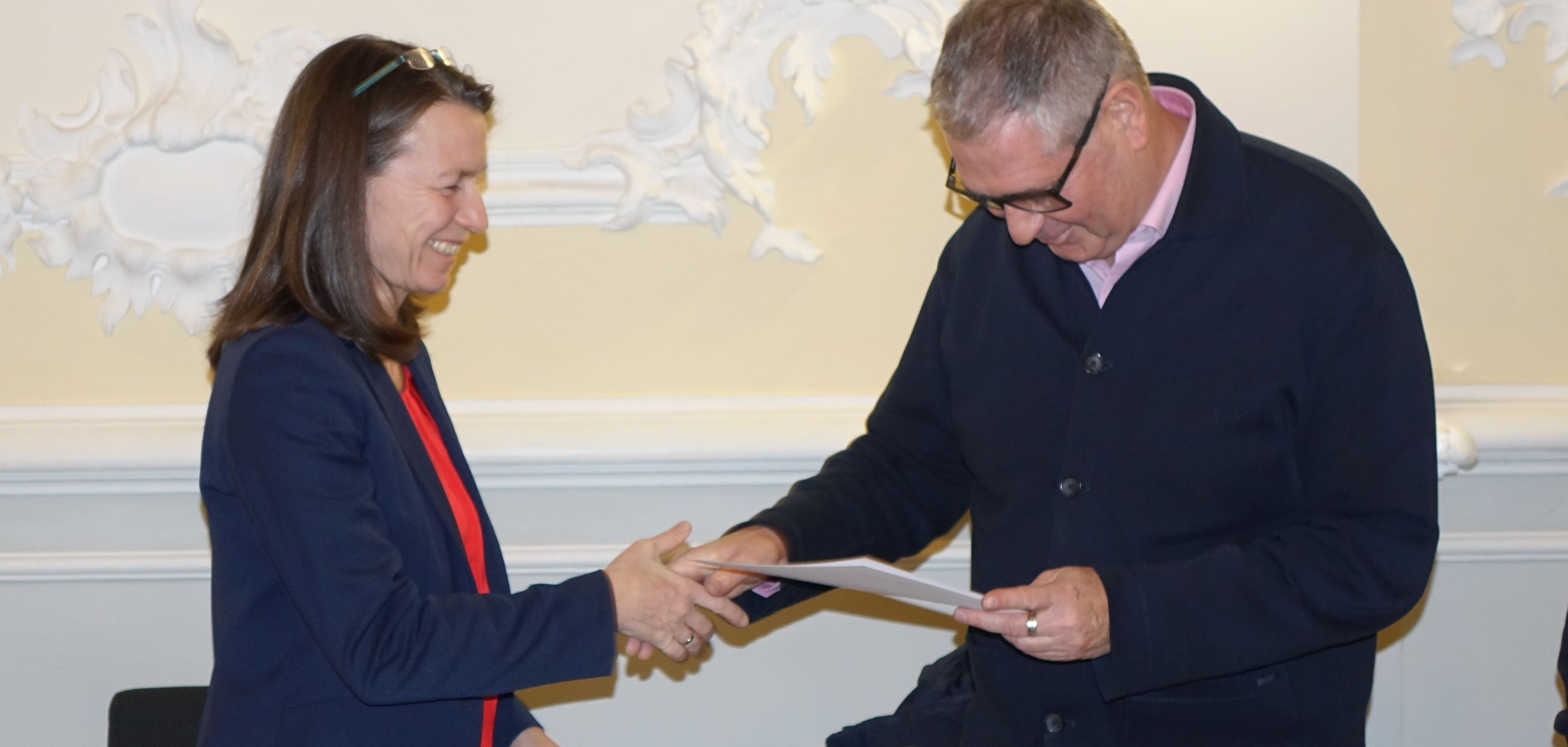 Landrätin Cornerlia Weigand mit erstem Beigeordneter der Stadt Peter Diewald