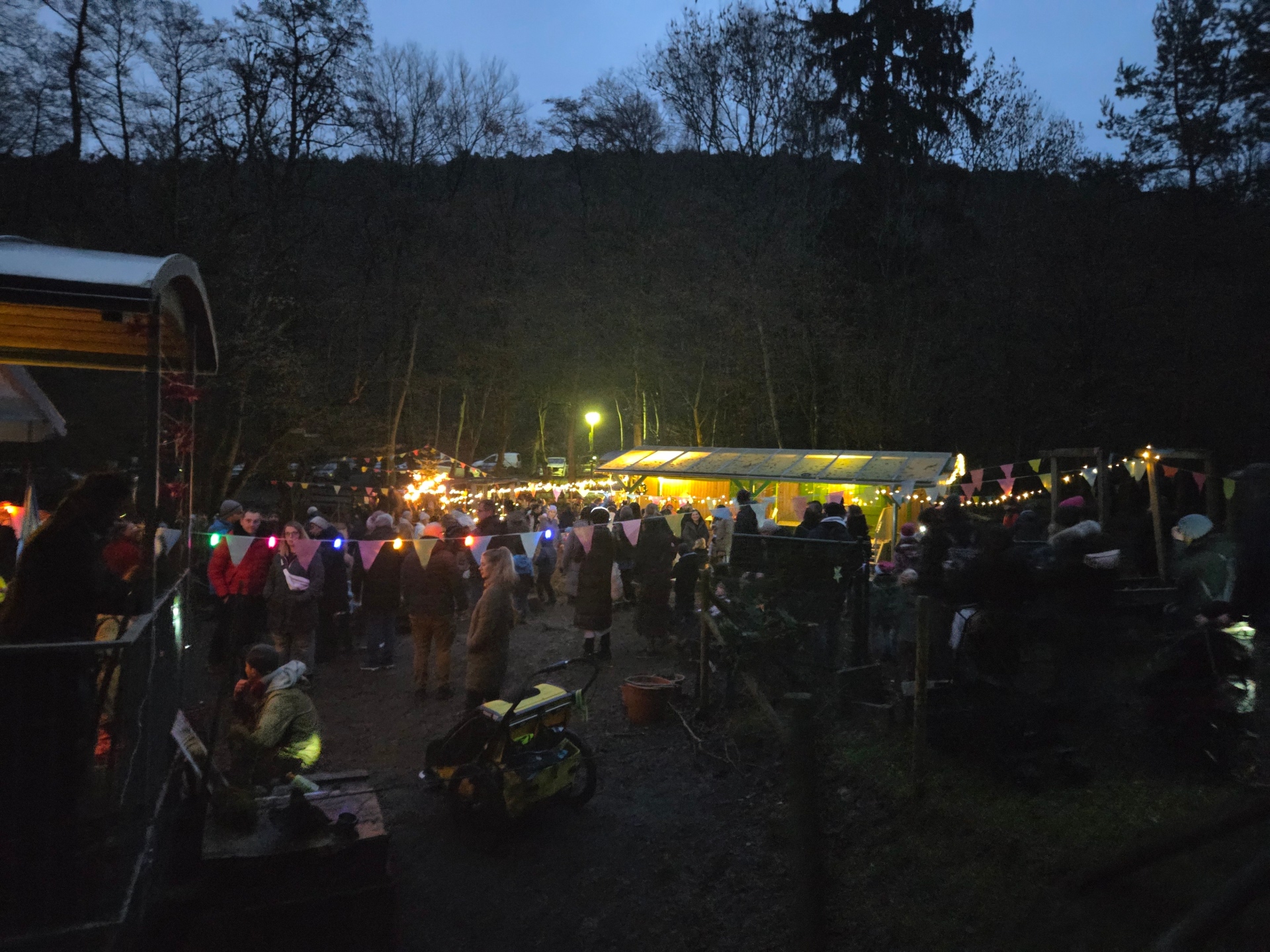 Nikolaus-Wanderung der Kita Rappelkiste Nikolaus-Wanderung der Kita Rappelkiste