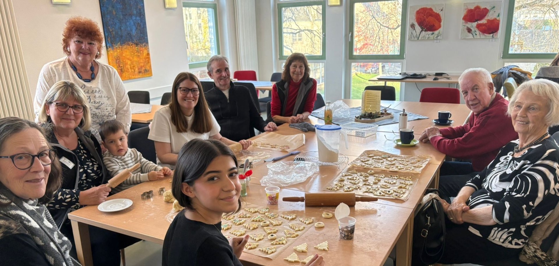 Plätzchenbacken im Mehrgenerationenhaus Plätzchenbacken im Mehrgenerationenhaus