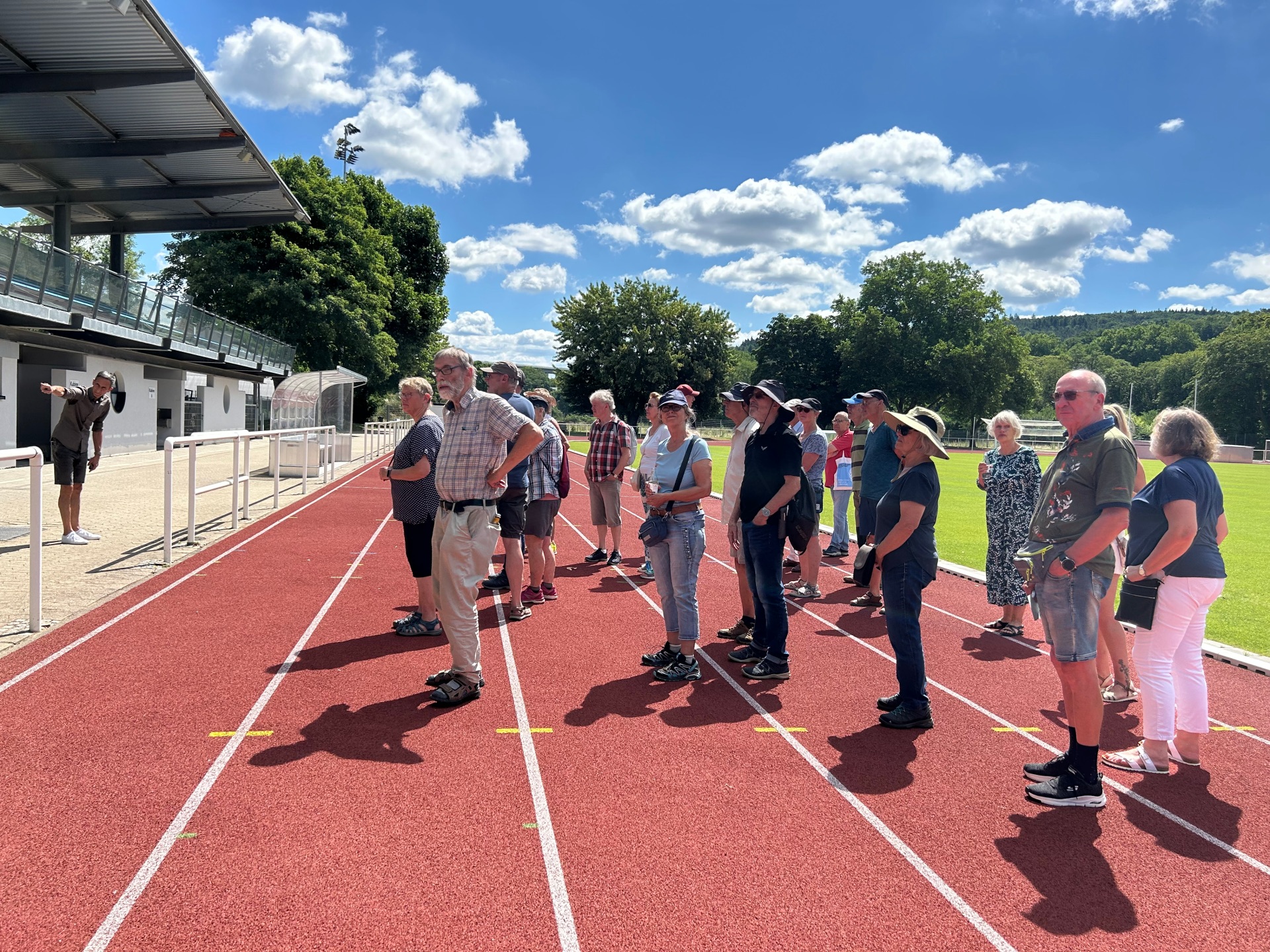 zum Baustellenfrühstück mit Führung im Apollinarisstadion