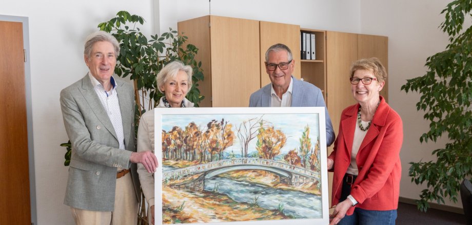 Gemälde-Schenkung durch Künstlerin Angelika Castelli an die Stadtverwaltung