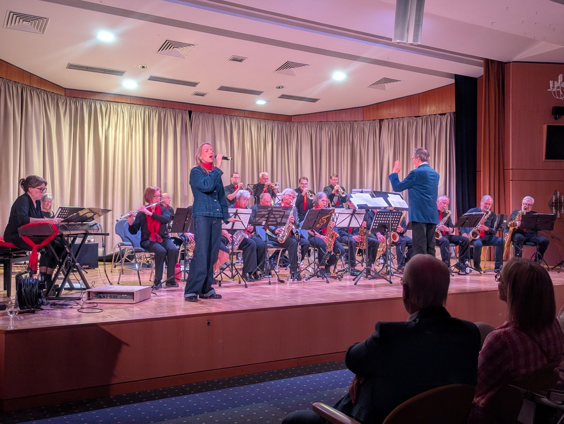 Konzert der Big Band des Peter Joerres Gymnasium und der Donk Music Band aus Brasschaat