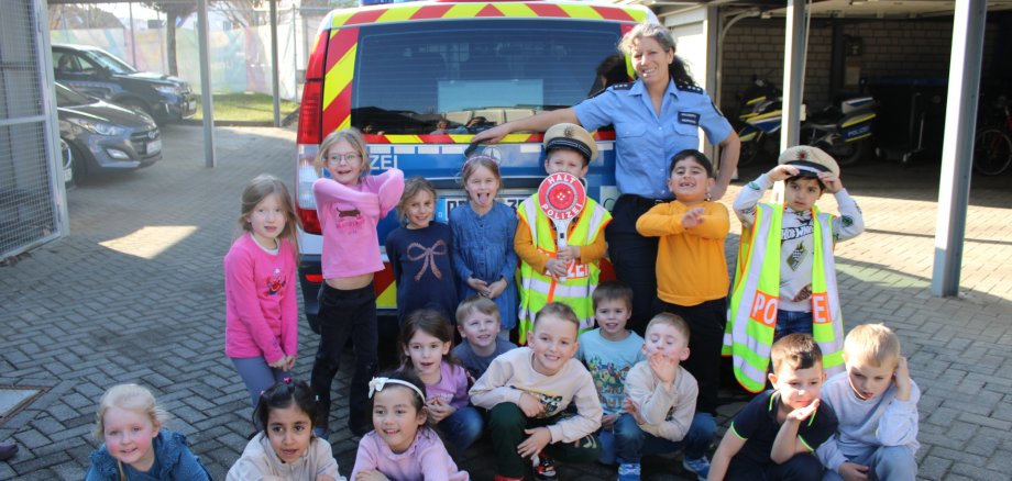 Besuch einer Gruppe Vorschulkinder der Kita Rappelkiste bei der Polizei in Bad Neuenahr-Ahrweiler
