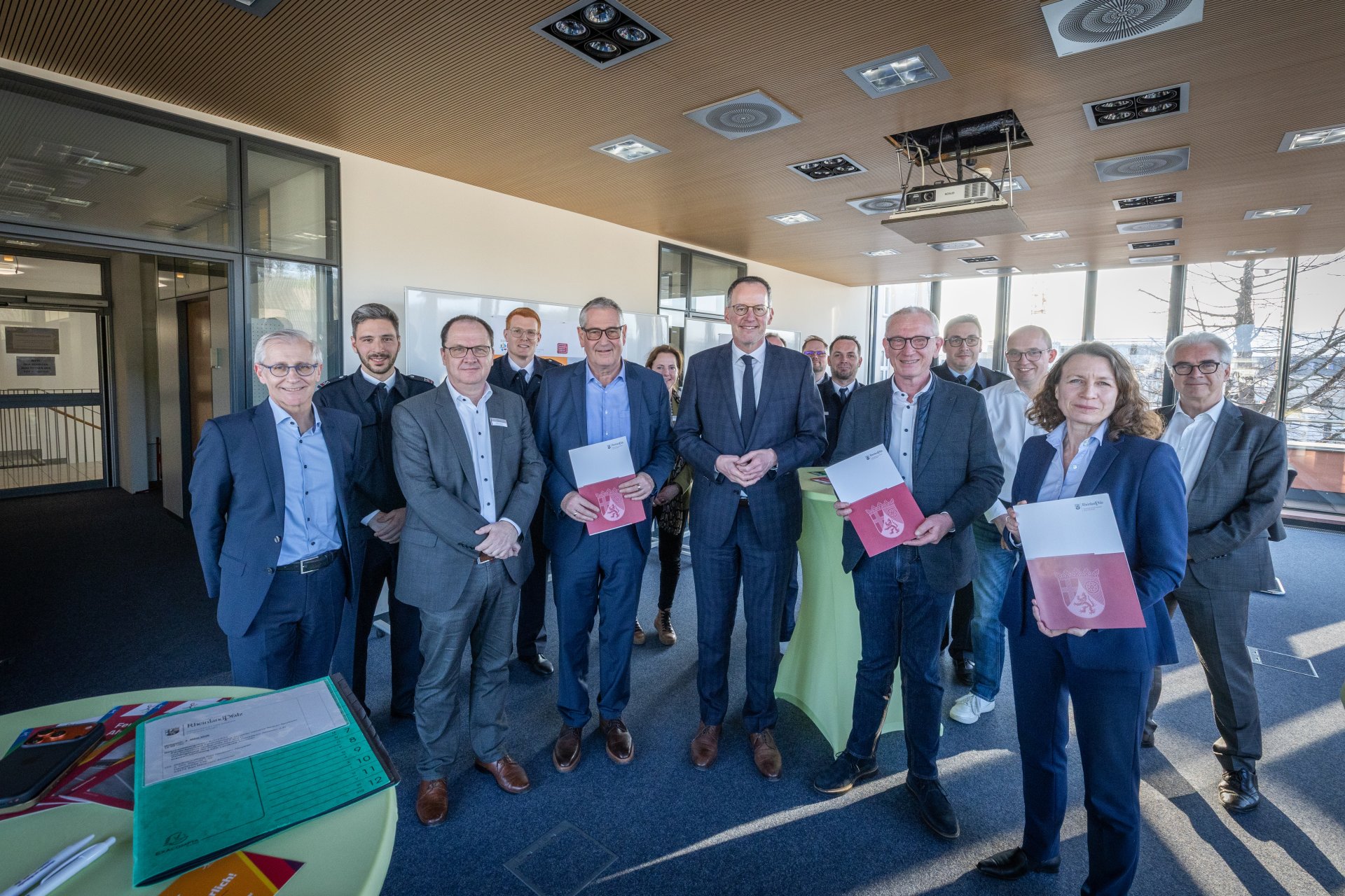 Förderbescheid-Übergabe für das neue Feuerwehrhaus in Ahrweiler