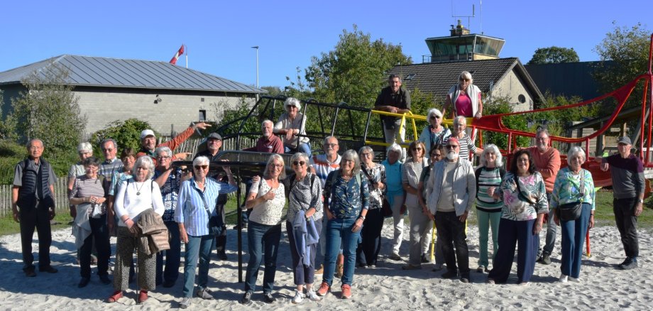 Die Gruppe aus Bad Neuenahr-Ahrweiler vor dem Restaurant Perron Noord Die Gruppe aus Bad Neuenahr-Ahrweiler vor dem Restaurant Perron Noord
