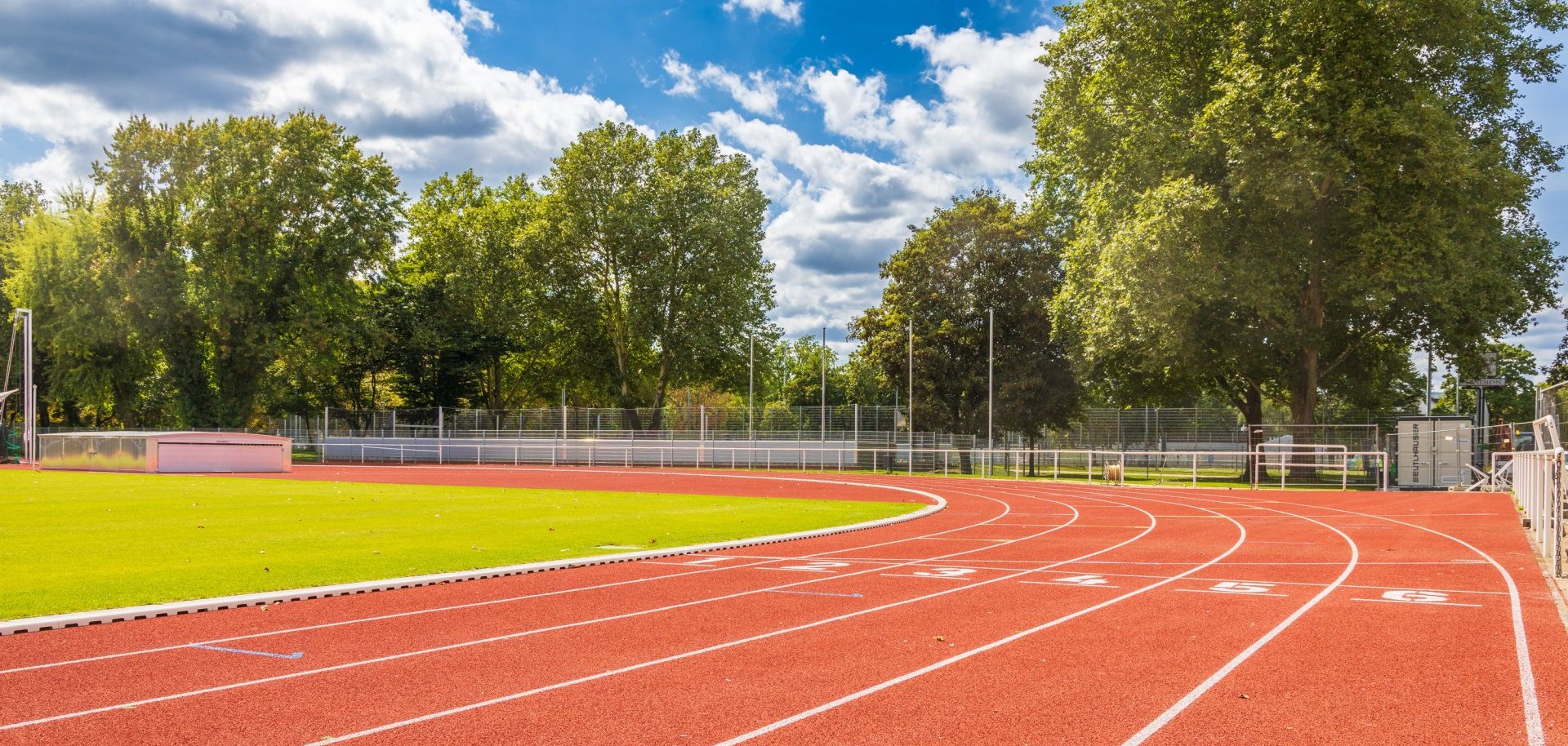 Die neue Tartanbahn im Apollinarisstadion. Die neue Tartanbahn im Apollinarisstadion.